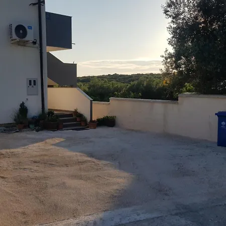 Appartement Nora Stinjan *