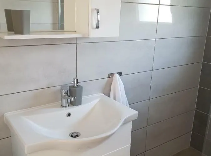 Appartement Nora Stinjan Pula