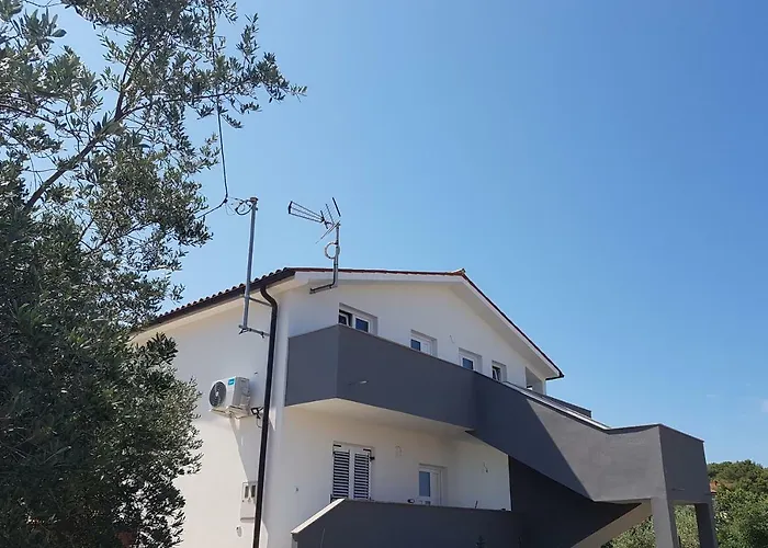 Appartement Nora Stinjan Pula