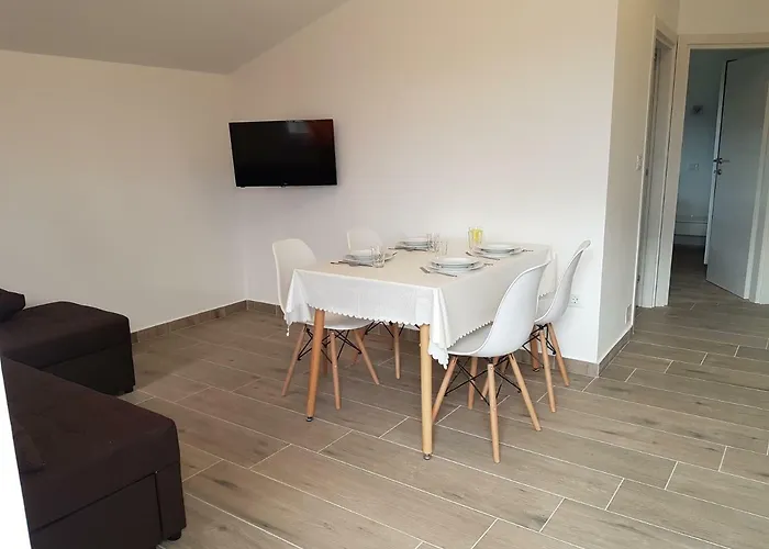 Nora Stinjan Appartement Pula