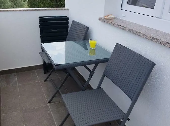 Appartement Nora Stinjan Pula