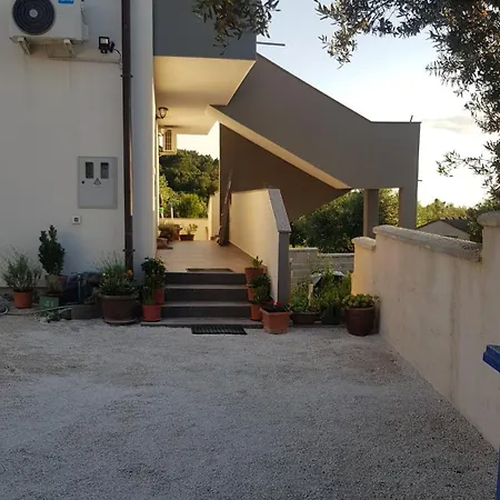 Nora Stinjan Apartmán *