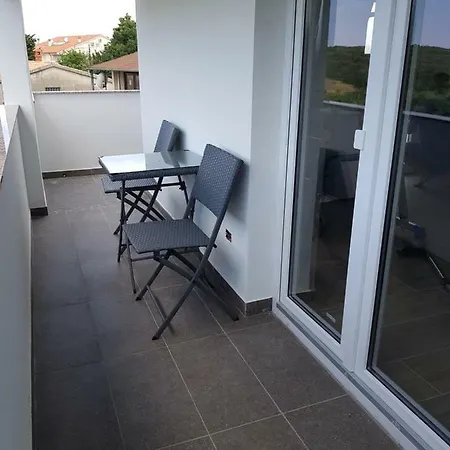 Nora Stinjan Apartment