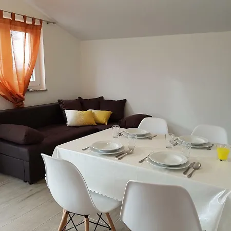 Nora Stinjan Apartment Pula