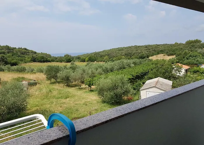 아파트 Nora Stinjan *