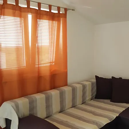 Apartament Nora Stinjan