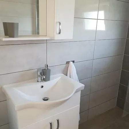 Apartament Nora Stinjan Pula