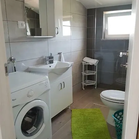 Apartament Nora Stinjan
