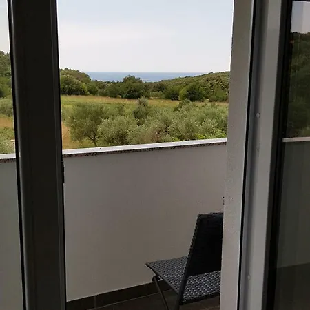 Apartament Nora Stinjan