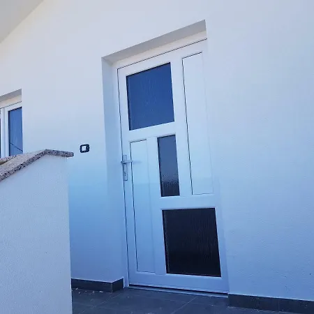 Nora Stinjan Apartament *