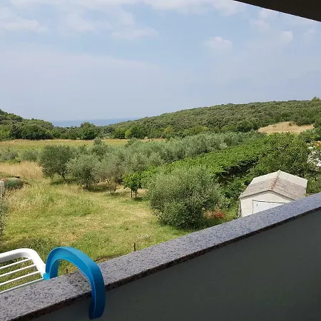 Apartament Nora Stinjan *