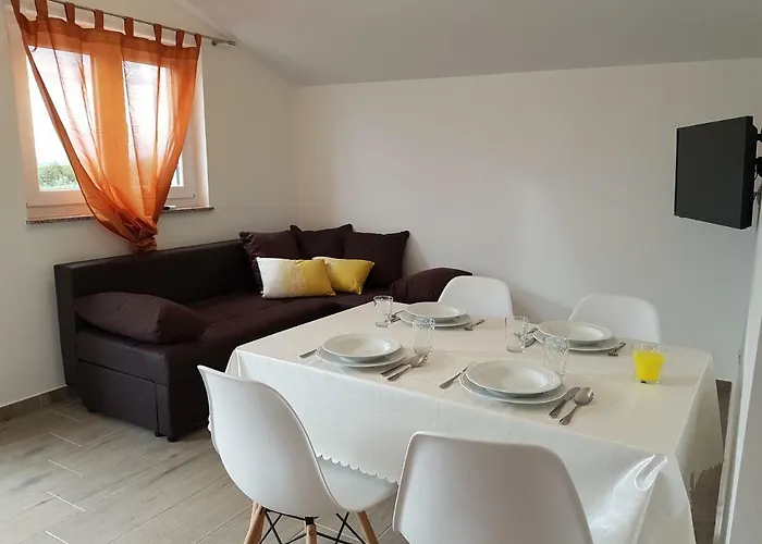 Nora Stinjan Apartment Pula